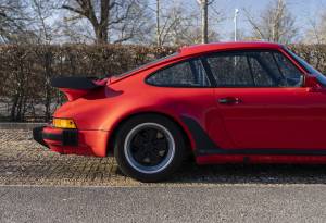 Image 15/30 of Porsche 911 Turbo 3.3 (1988)