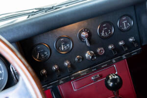 Image 14/34 de Jaguar Type E 4.2 (1967)