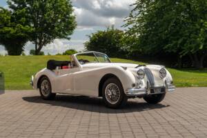 Image 5/58 of Jaguar XK 140 SE DHC (1955)