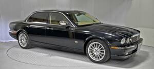 Image 3/50 of Jaguar XJ 8 4.2 (2006)