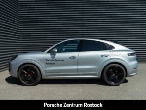 Imagen 12/34 de Porsche Cayenne Coupé E-Hybrid (2026)