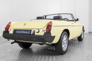 Immagine 35/50 di MG MGB (1976)