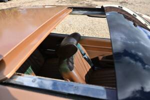 Bild 23/50 von Mercedes-Benz 350 SLC (1972)