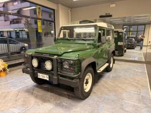 Imagen 2/19 de Land Rover Defender 90 Td5 (2000)