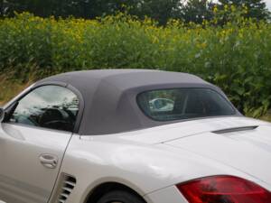 Image 21/50 de Porsche Boxster S (1900)