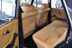 Image 34/35 of Alfa Romeo 2000 Berlina (1972)