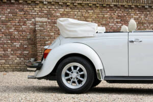 Immagine 42/50 di Volkswagen Kever 1303 &quot;Triple White&quot; (1977)