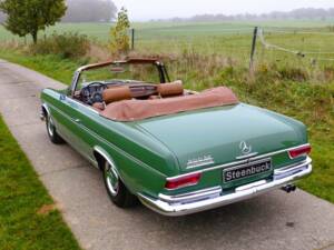 Mercedes-Benz 300 SE Cabriolet tundragrün 1966