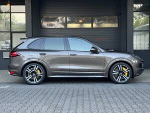 Bild 3/24 von Porsche Cayenne Turbo S (2014)
