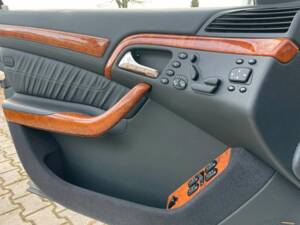 Bild 15/20 von Mercedes-Benz S 55 AMG (2001)