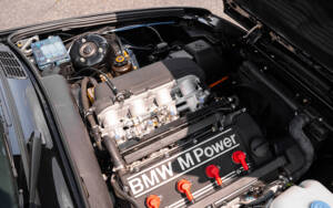 Image 80/91 of BMW M3 Sport Evo (1990)