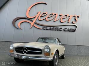 Afbeelding 2/20 van Mercedes-Benz 280 SL (1970)