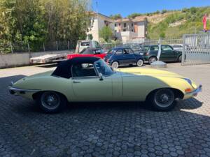 Image 5/15 de Jaguar E-Type (1969)