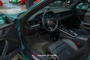 Image 14/24 of Porsche 911 Carrera 4S (2023)