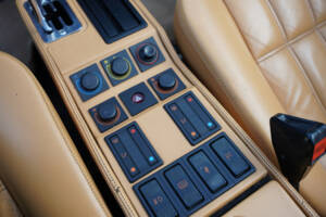 Image 39/50 de Ferrari 328 GTS (1989)