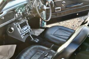 Image 19/19 of Aston Martin DB 6 (1969)