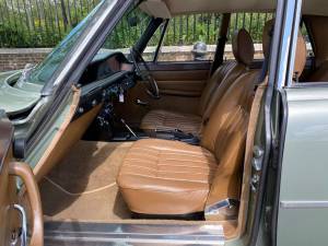 Image 7/50 of Rover 3500 (1975)