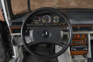 Image 23/50 of Mercedes-Benz 500 SEL (1988)