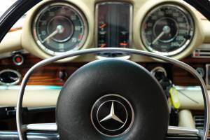 Bild 32/50 von Mercedes-Benz 280 SE 3,5 (1971)