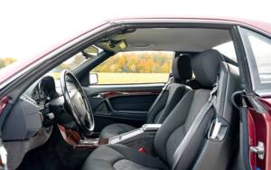 Image 28/47 of Mercedes-Benz SL 280 (1996)