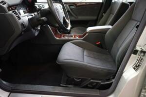 Bild 26/38 von Mercedes-Benz E 200 Kompressor (2001)