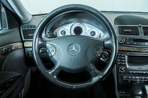 Bild 8/50 von Mercedes-Benz E 200 Kompressor T (2003)