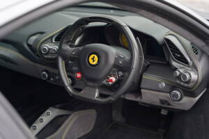 Image 21/50 de Ferrari 488 GTB (2019)