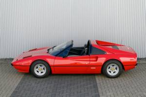 Bild 2/45 von Ferrari 308 GTSi (US) (1980)