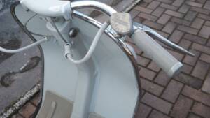 Image 32/50 of Piaggio Vespa 125 (1955)