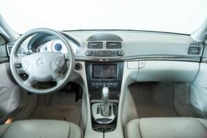Bild 7/50 von Mercedes-Benz E 320 T 4MATIC (2004)