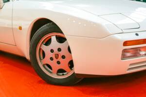 Image 3/45 of Porsche 944 S2 (1989)