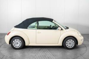 Bild 48/50 von Volkswagen New Beetle 1.6 (2003)