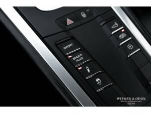 Afbeelding 35/38 van Porsche 911 Carrera 4S (WLS) (2012)