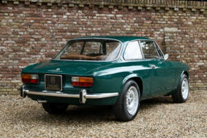 Image 2/50 of Alfa Romeo 2000 GTV (1973)