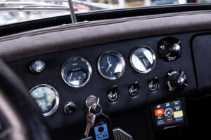 Image 18/41 of MG MGB GT V8 (1976)