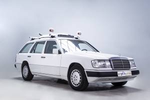 Image 6/40 of Mercedes-Benz 300 TE (1991)