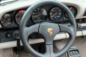 Image 28/60 de Porsche 911 Carrera 2 (1991)