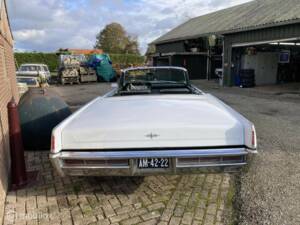 Bild 32/50 von Lincoln Continental Convertible (1966)