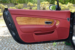 Bild 22/50 von Bentley Continental GTC (2007)