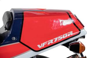 Image 7/29 of Honda VFR 750R RC 30 (1991)