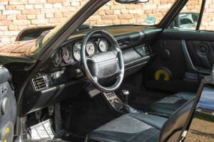 Obraz 18/50 pojazdu Porsche 911 Carrera 2 (1991)