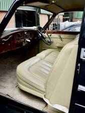 Image 35/50 of Rolls-Royce Phantom V James Young (1964)