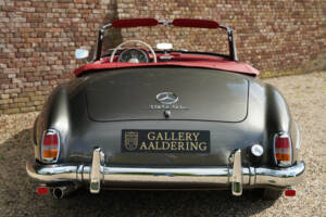Image 41/50 of Mercedes-Benz 190 SL (1960)