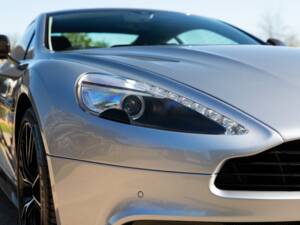 Image 32/80 of Aston Martin Vanquish (2013)