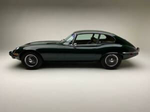 Bild 2/15 von Jaguar E-Type V12 (2+2) (1972)