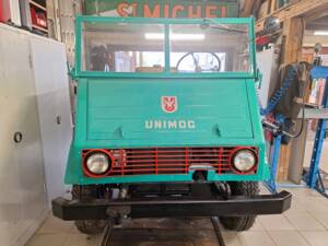 Bild 2/17 von Mercedes-Benz Unimog 2010 (1950)