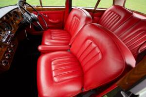 Image 19/50 of Bentley S 2 (1960)