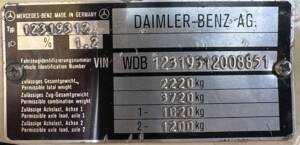 Image 26/36 of Mercedes-Benz 300 TD Turbodiesel (1982)