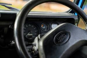 Image 32/50 of Land Rover Defender 90 "50th Anniversary" (1998)