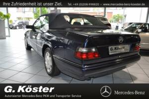 Image 8/13 of Mercedes-Benz E 220 (1995)